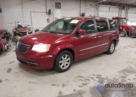 2011 Chrysler Town & Country Touring z USA, uszkodzony, nr VIN 2A4RR5DG6BR603944